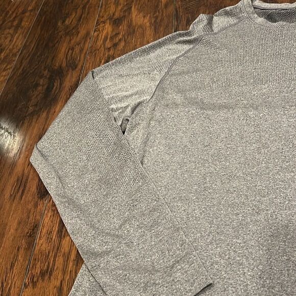 Lululemon metal tech vent shirt size XXL in EUC light grey - Picture 5 of 12